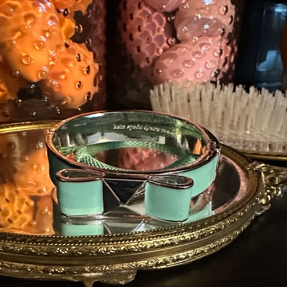 Kate Spade Tiffany Green Bow Belt Bracelet - Picture 2 of 4